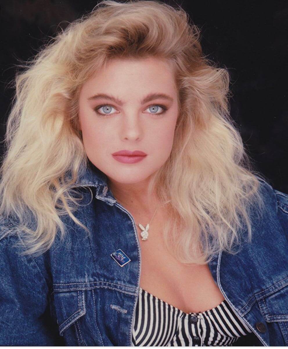 Erika Eleniak Sexy Fotečky Nahefoto Cz Nahé Celebrity V Pornu A Hot Sex Picture