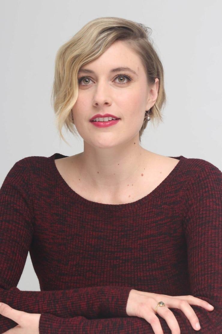 Greta Gerwig Hot - LacoulEuRetleauBe